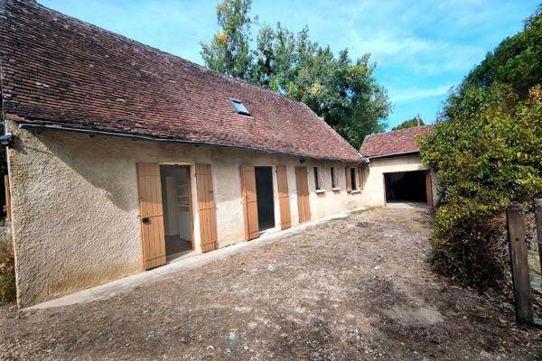 FERME AVEC 2 HA ET EAU NATURELLE, A 2 KM DU CENTRE VILLE