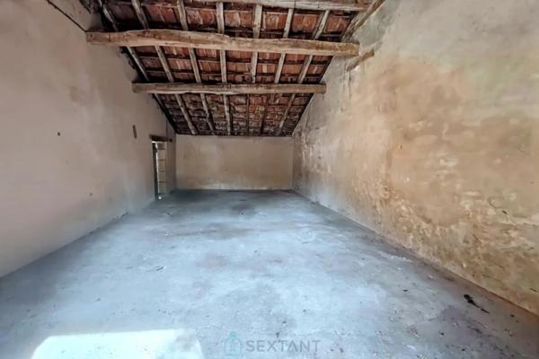 FERME AVEC 2 HA ET EAU NATURELLE, A 2 KM DU CENTRE VILLE