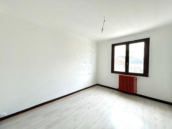 79130 SECONDIGNY Spacieuse maison familiale rénovée à Secondigny