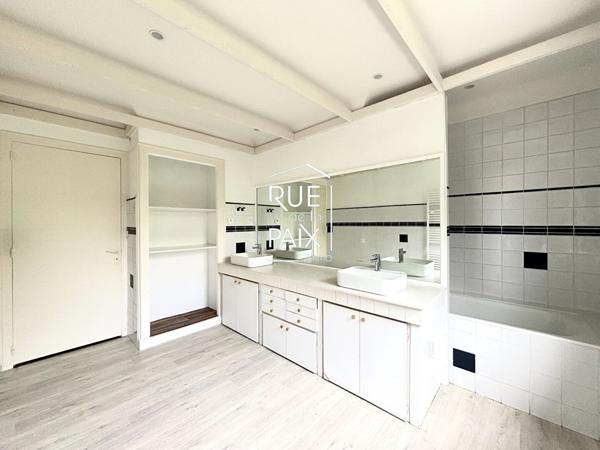 79130 SECONDIGNY Spacieuse maison familiale rénovée à Secondigny