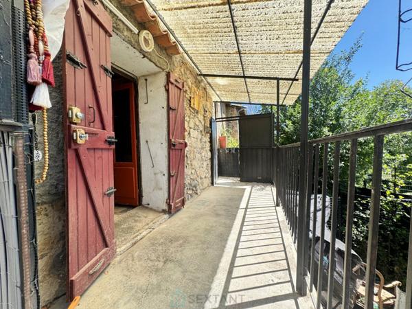 La baume ,  castellane gorge du verdon  maison avec jardin 75 M 2 + local attenant