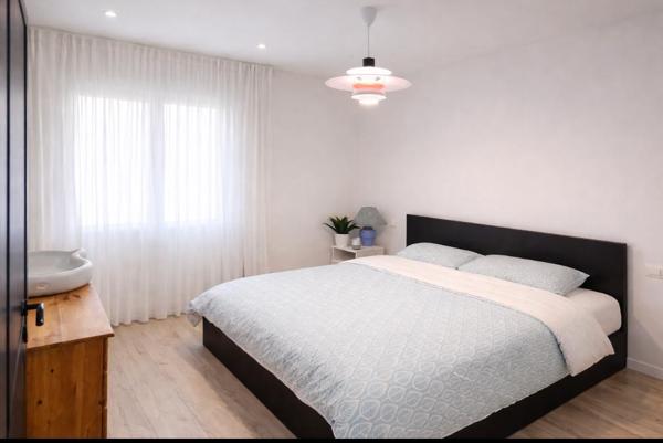 Breuillet (91650) BREUILLET - MAISON FAMILIALE RÉNOVÉE DE TYPE F7 - 214 m2 HABITABLES - HAUT STANDING - JARDIN 1 100 m2 - EXCELL