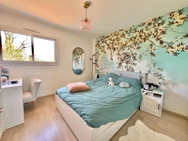 Maison moderne 137m2, 3 ch, garage , terrain 517m2