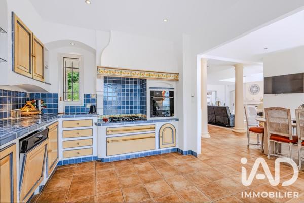 Location maison 5 pièces 287 m² Châteauneuf-Grasse