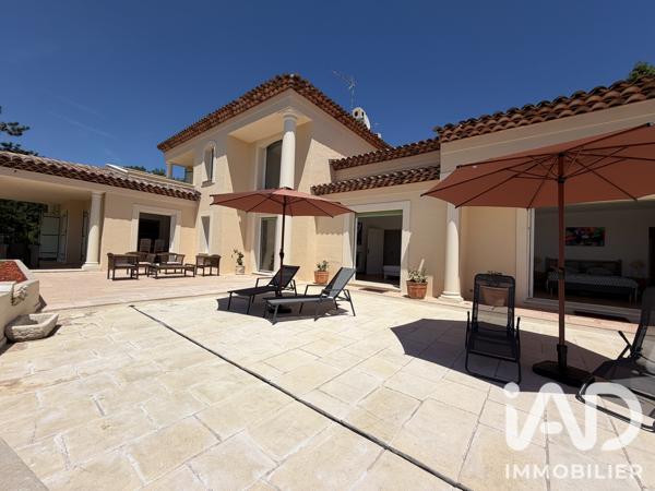 Location maison 5 pièces 287 m² Châteauneuf-Grasse