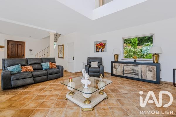 Location maison 5 pièces 287 m² Châteauneuf-Grasse