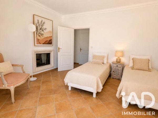 Location maison 5 pièces 287 m² Châteauneuf-Grasse
