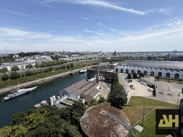 BREST - CAPUCIN - 97 M2 - ASCENSEUR- VUE MER- TERRASSE- PARKING-PMR