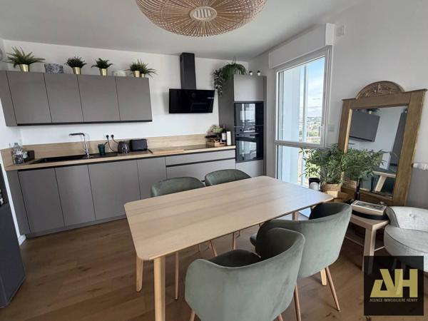 BREST - CAPUCIN - 97 M2 - ASCENSEUR- VUE MER- TERRASSE- PARKING-PMR
