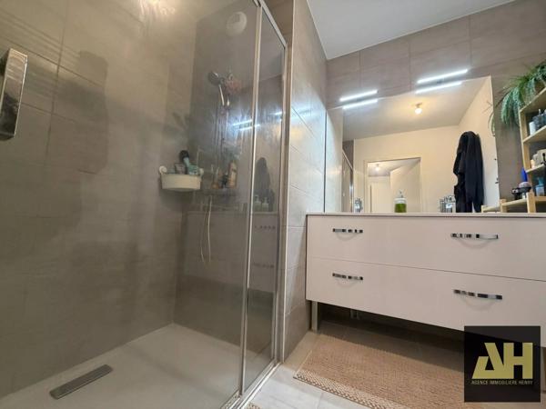 BREST - CAPUCIN - 97 M2 - ASCENSEUR- VUE MER- TERRASSE- PARKING-PMR
