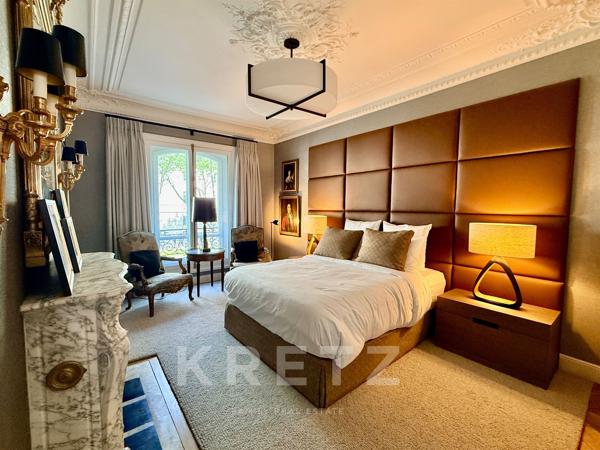 Appartement d’Exception au Cœur du 7ᵉ  – Élégance Haussmannienne et Design Contemporain