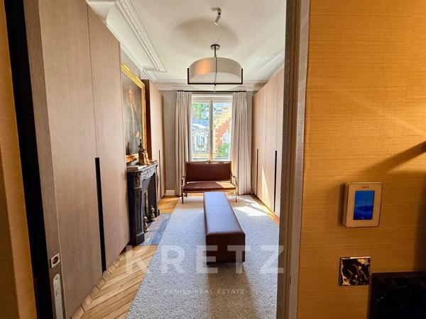 Appartement d’Exception au Cœur du 7ᵉ  – Élégance Haussmannienne et Design Contemporain