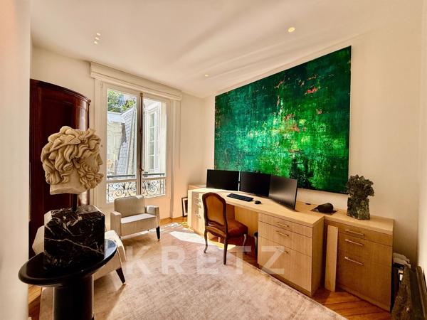 Appartement d’Exception au Cœur du 7ᵉ  – Élégance Haussmannienne et Design Contemporain
