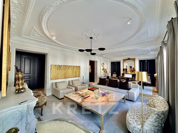 Appartement d’Exception au Cœur du 7ᵉ  – Élégance Haussmannienne et Design Contemporain