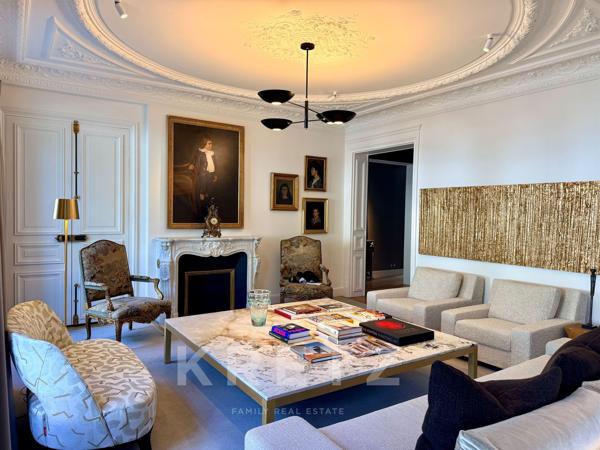 Appartement d’Exception au Cœur du 7ᵉ  – Élégance Haussmannienne et Design Contemporain