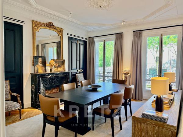 Appartement d’Exception au Cœur du 7ᵉ  – Élégance Haussmannienne et Design Contemporain