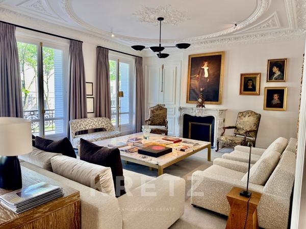 Appartement d’Exception au Cœur du 7ᵉ  – Élégance Haussmannienne et Design Contemporain