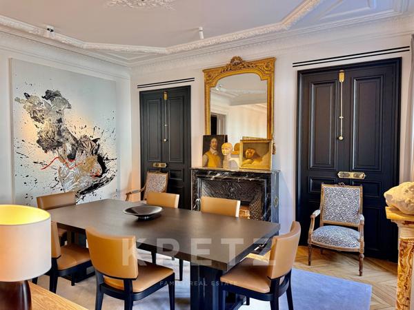 Appartement d’Exception au Cœur du 7ᵉ  – Élégance Haussmannienne et Design Contemporain