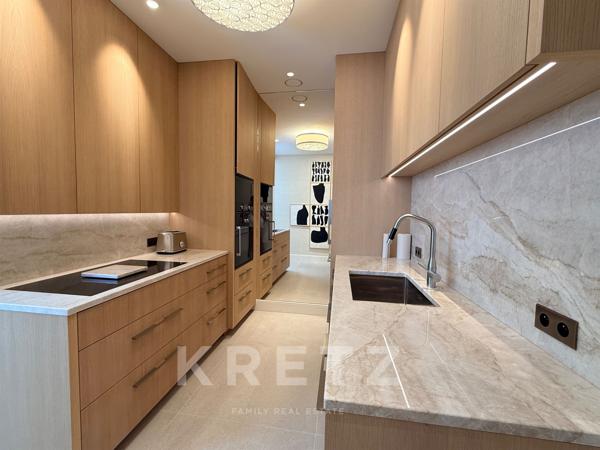 Appartement d’Exception au Cœur du 7ᵉ  – Élégance Haussmannienne et Design Contemporain