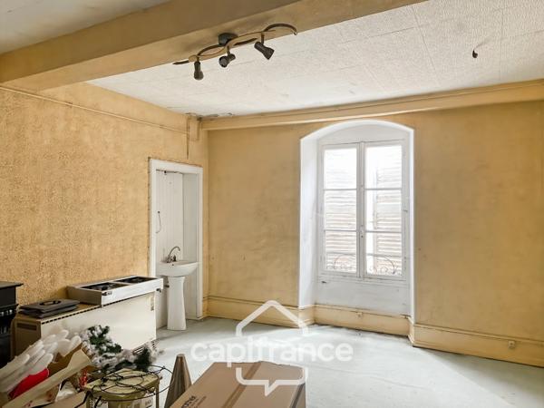 Exclusif, Immeuble à vendre CUISEAUX (71), locaux commerciaux loués - 2 plateaux à créer.