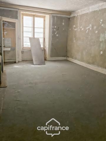 Exclusif, Immeuble à vendre CUISEAUX (71), locaux commerciaux loués - 2 plateaux à créer.