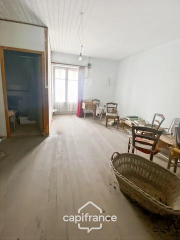 Exclusif, Immeuble à vendre CUISEAUX (71), locaux commerciaux loués - 2 plateaux à créer.