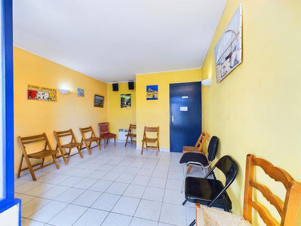Local commercial 80m² au centre de Saint Barthelemy De Vals