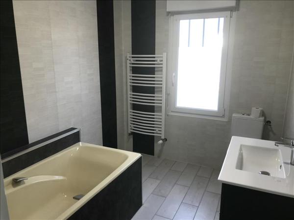 Appartement à louer 750 € CC DOUARNENEZ 5 p 135 m² DPE D