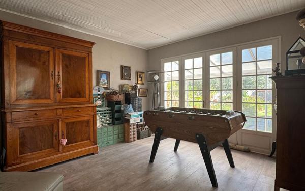 Maison à vendre    8 pièces •  Saint-Pierre-d'Oléron