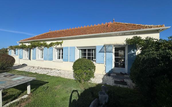 Maison à vendre    8 pièces •  Saint-Pierre-d'Oléron