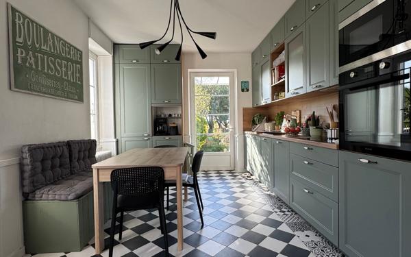 Maison à vendre    8 pièces •  Saint-Pierre-d'Oléron