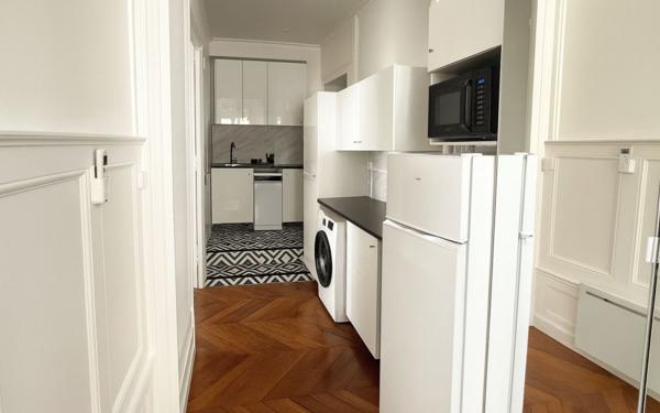 Appartement à louer    3 pièces • 70,33 m2 Lyon 1