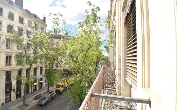 Appartement à louer    3 pièces • 70,33 m2 Lyon 1