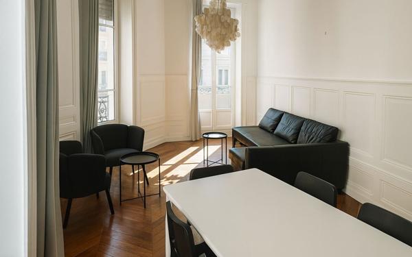 Appartement à louer    3 pièces • 70,33 m2 Lyon 1