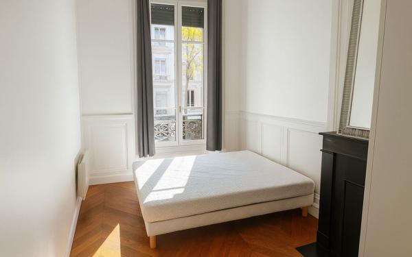 Appartement à louer    3 pièces • 70,33 m2 Lyon 1