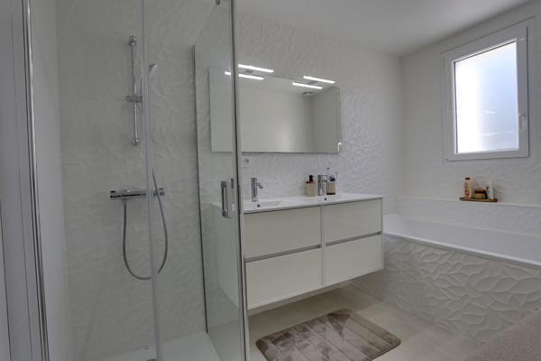 Maison 8 pièces – 147 m² environ à Noyal-Châtillon-sur-Seiche (ref : 29204)