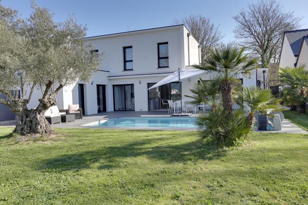 Maison 8 pièces – 147 m² environ à Noyal-Châtillon-sur-Seiche (ref : 29204)