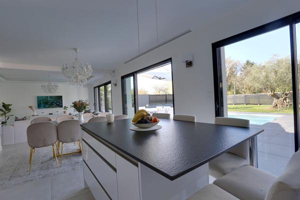 Maison 8 pièces – 147 m² environ à Noyal-Châtillon-sur-Seiche (ref : 29204)