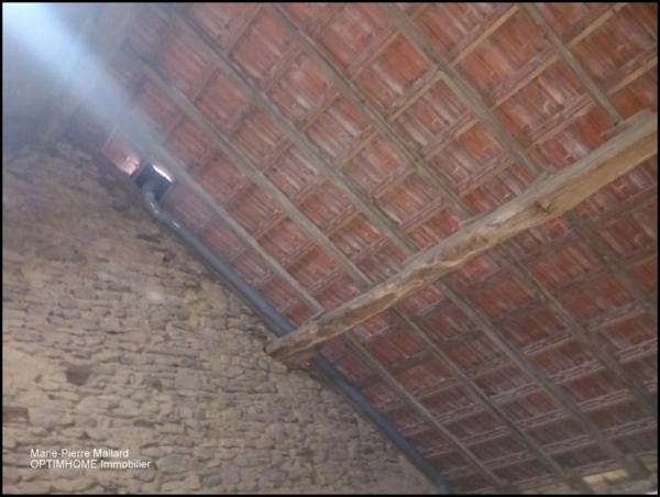 Maison mitoyenne de village à rénover 28 500 € !!!