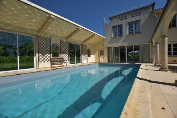 Vente Maison 8 pièces 270 m2 à Lavelanet