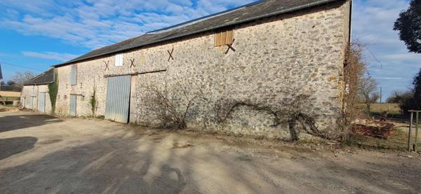 BIEN RARE...Maison Bonchamp Les Laval (53960) 8 pièce(s) 192 m2 sur 3.5 hectares