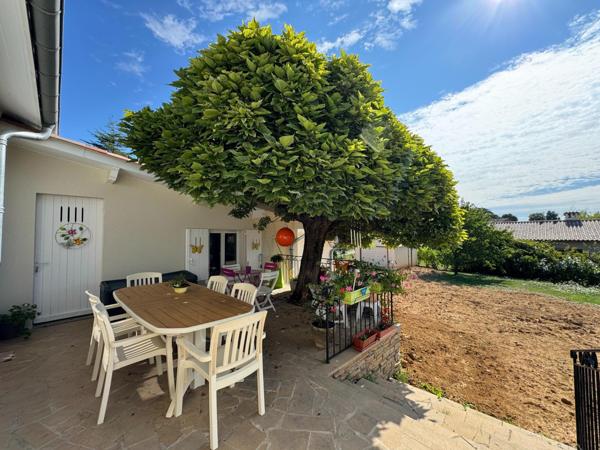 Maison de plain pied rénovée - Confort et polyvalence