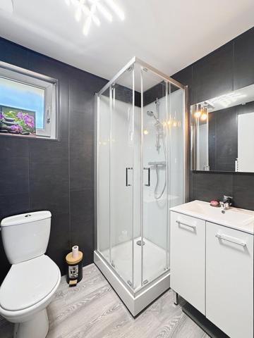 Maison de plain pied rénovée - Confort et polyvalence