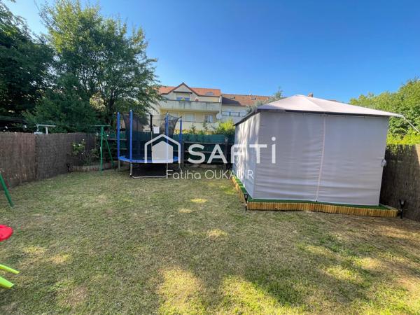 À VENDRE – AU 1ER ETAGE APPARTEMENT LOUÉ 110 m² + JARDIN + 2 GARAGES – INVESTISSEMENT LOCATIF – GANDRANGE (57175)