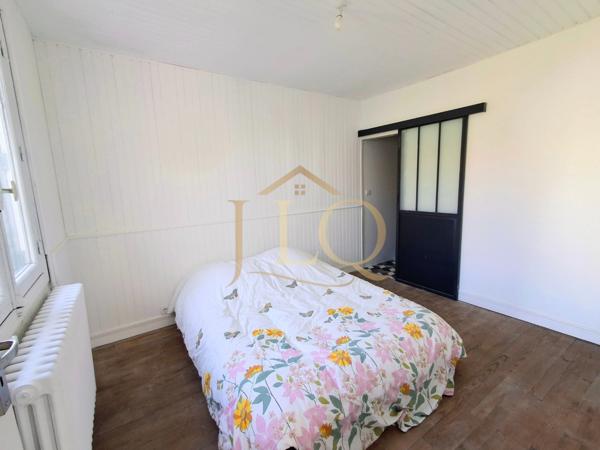 Chapitre Deux, Maison de plain pied de 91m² - 5 pièces - 3 chambres - 365m² de terrain