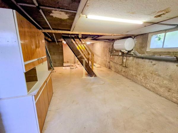 Chapitre Deux, Maison de plain pied de 91m² - 5 pièces - 3 chambres - 365m² de terrain
