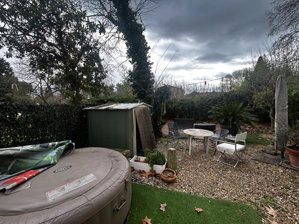 Maison Sauveterre 2 pièces 48 m² avec Stationnement et Grand Jardin