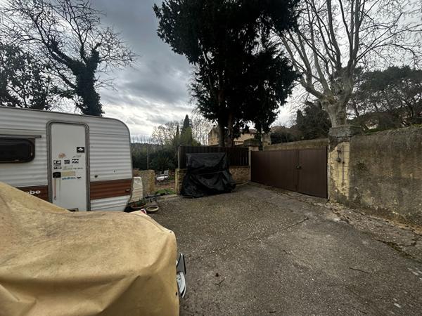 Maison Sauveterre 2 pièces 48 m² avec Stationnement et Grand Jardin