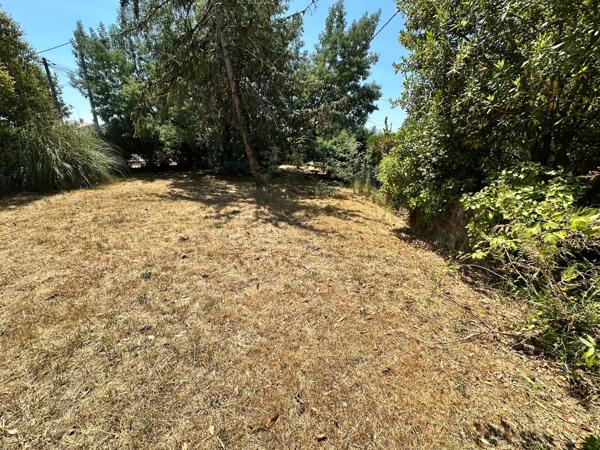 TERRAIN constructible de 1424 m2 proche centre ville