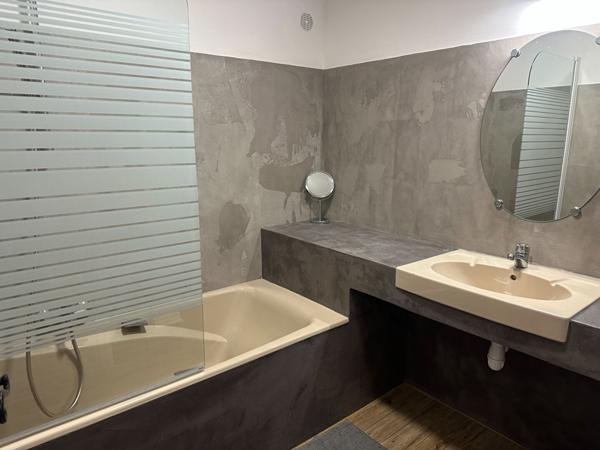 MAISON DE VILLE MEUBLEE CENTRE HISTORIQUE MANOSQUE